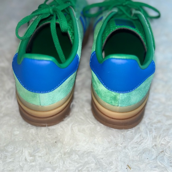 Adidas Gazelle Emerald Green Sneakers with Blue Stripes | Size 8.5 - Picture 3 of 3